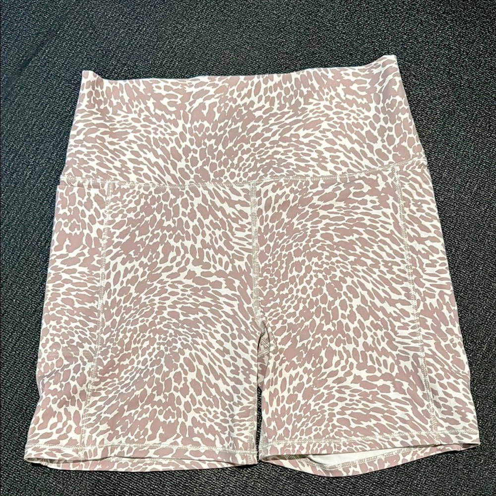 Vuori bike shorts